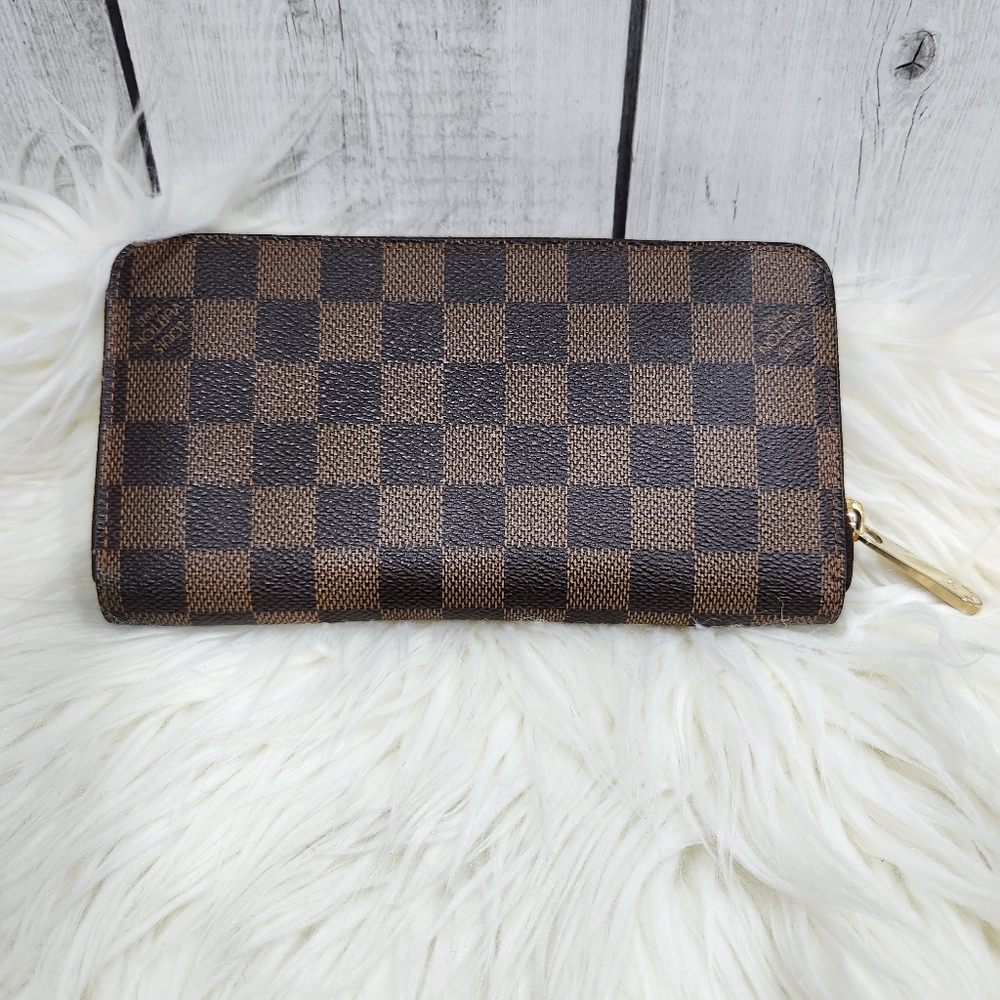 LouisVuitton Zip Wallet
